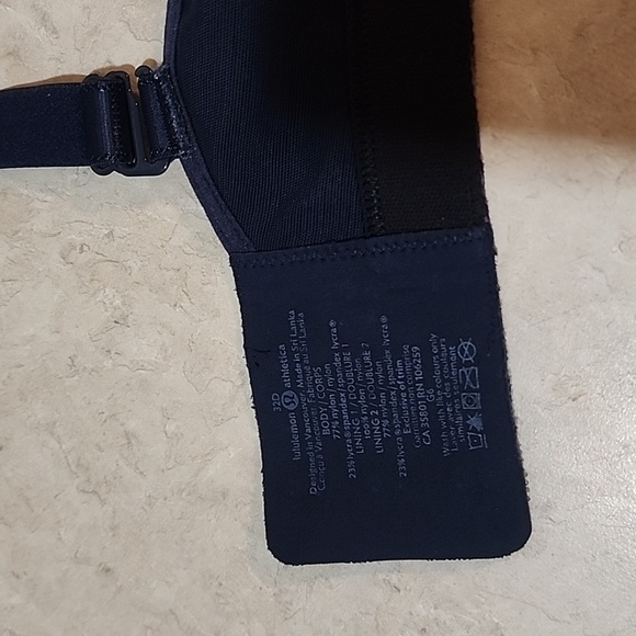 Lululemon Ta Ta Tamer Bra size 32D - Picture 7 of 7